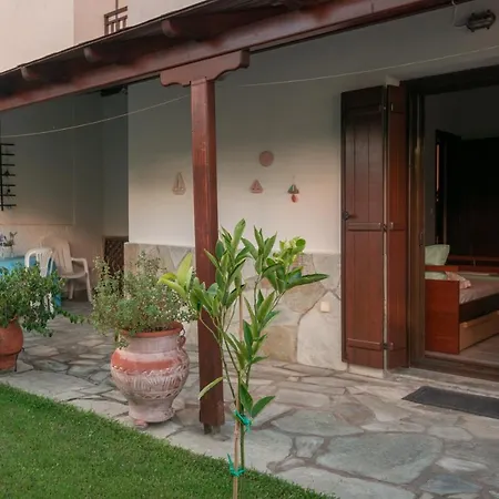 Semesterbostad Begonia By The Sea *