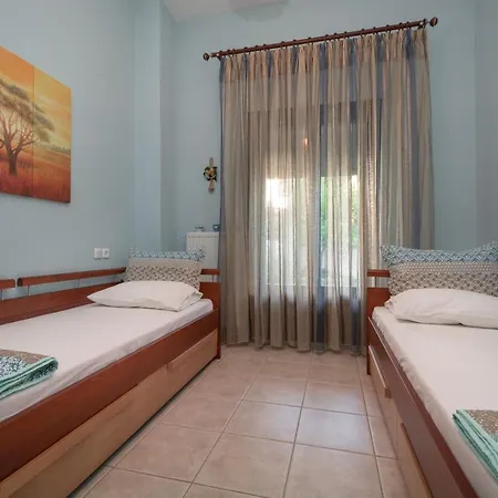 Semesterbostad Begonia By The Sea